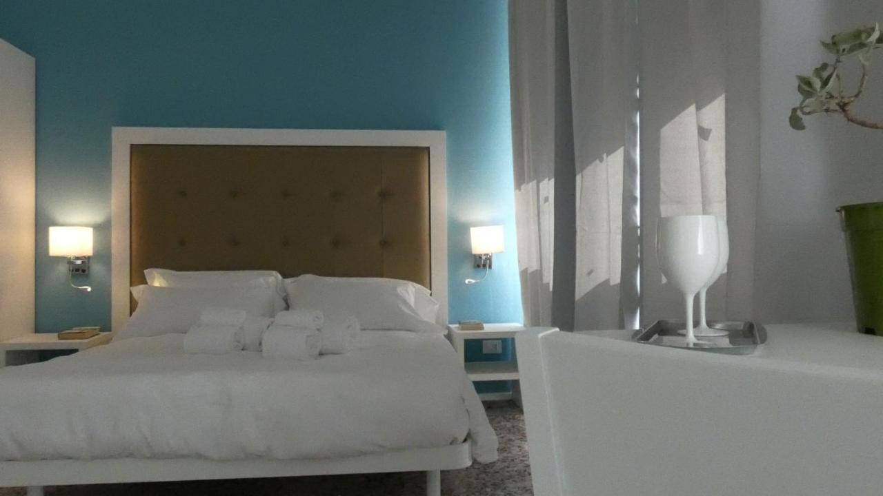 Regina Margherita - Bed And Breakfast & Rooftop Lounge Bar Сиракузы Экстерьер фото